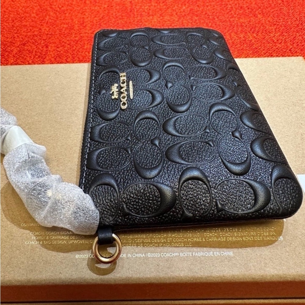 ❤️❤️❤️NWT Coach wristlet ONLY in signature Leather❤️❤️❤️ - Picture 4 of 6